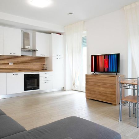 Casa Ideale Tim Appartmanti Moderni Vicina Al Centro Lecco Dış mekan fotoğraf