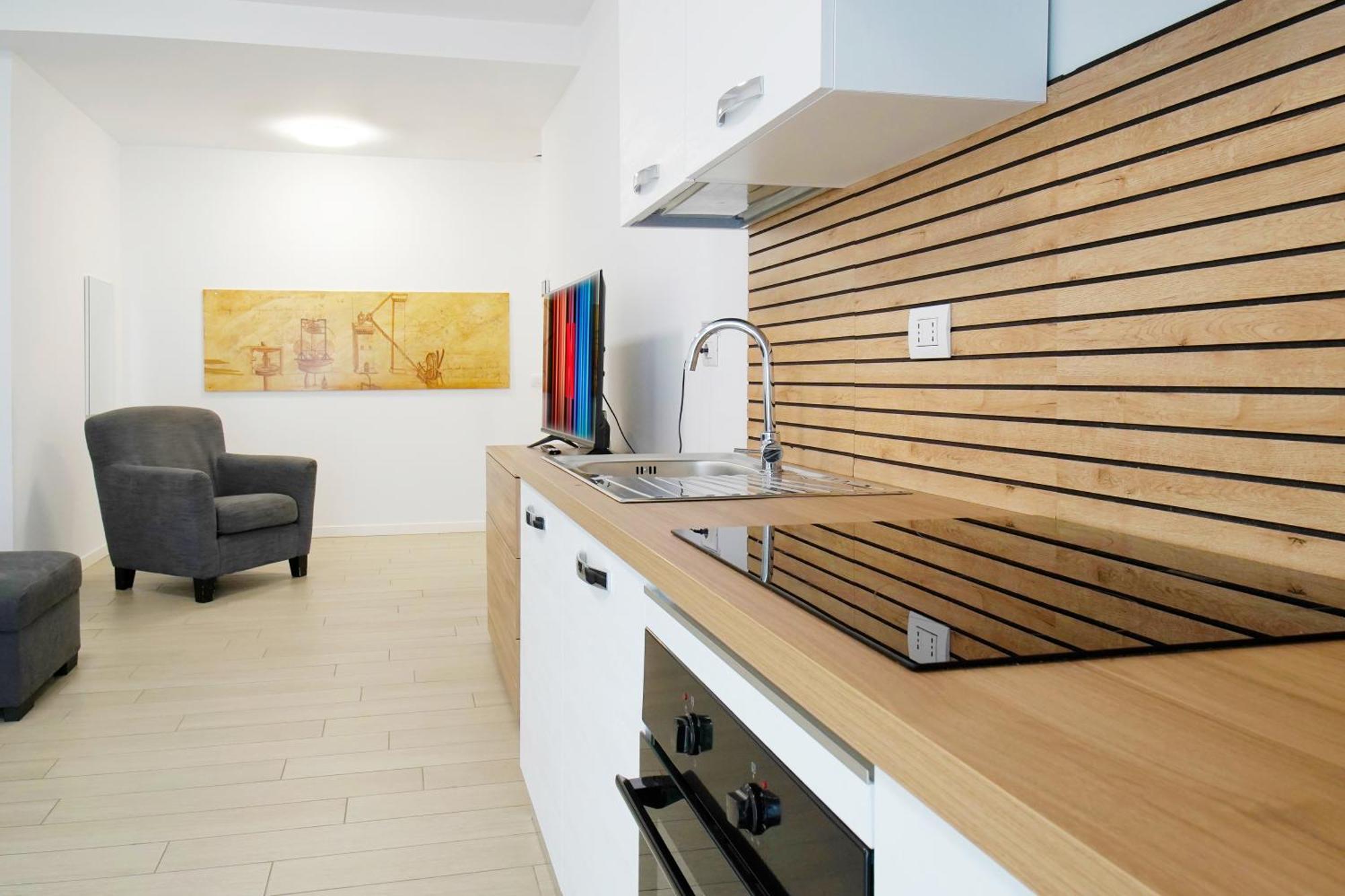 Casa Ideale Tim Appartmanti Moderni Vicina Al Centro Lecco Dış mekan fotoğraf