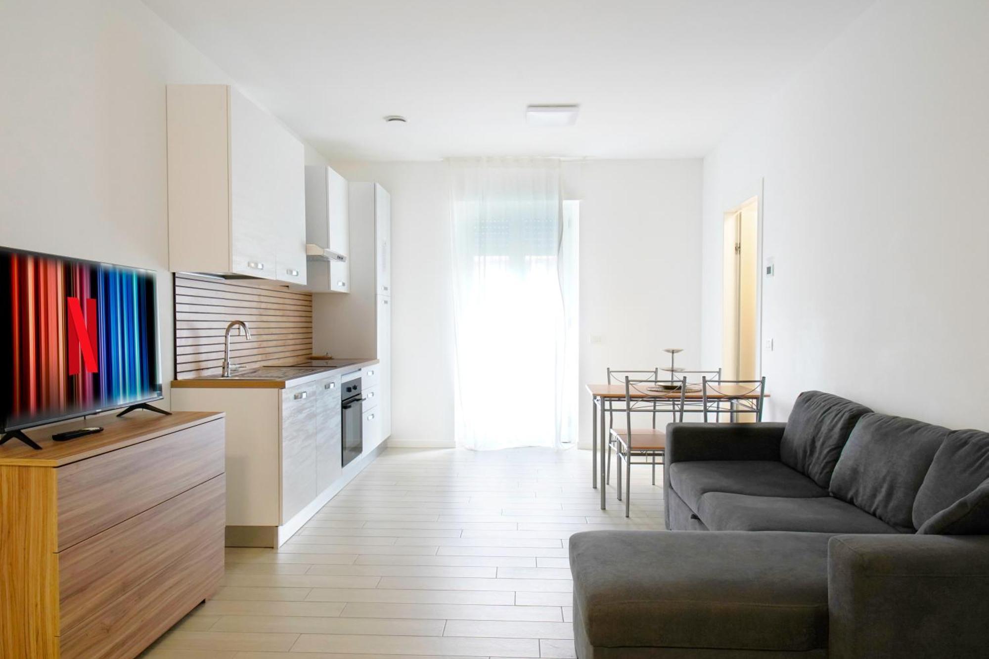 Casa Ideale Tim Appartmanti Moderni Vicina Al Centro Lecco Dış mekan fotoğraf