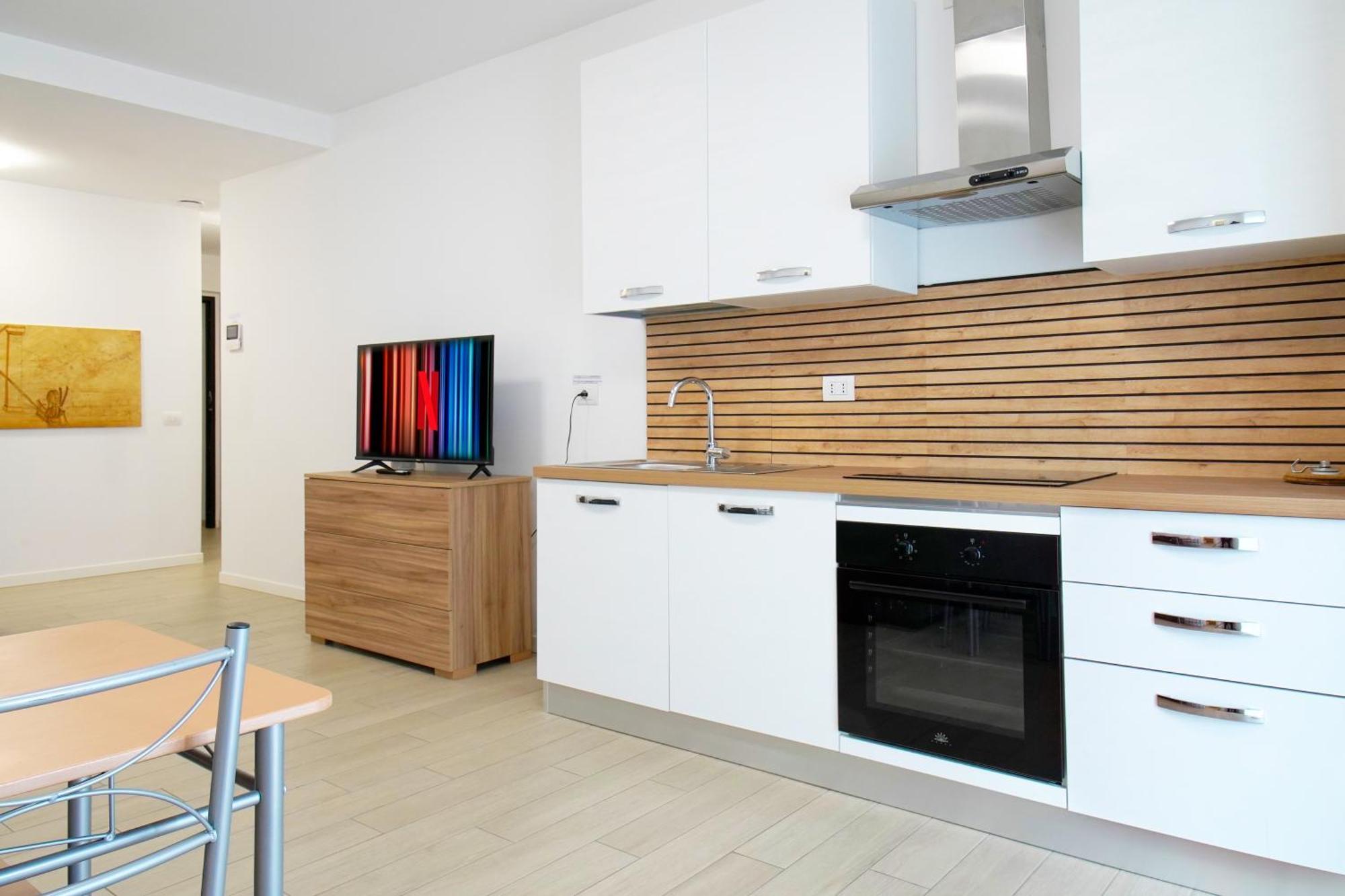 Casa Ideale Tim Appartmanti Moderni Vicina Al Centro Lecco Dış mekan fotoğraf